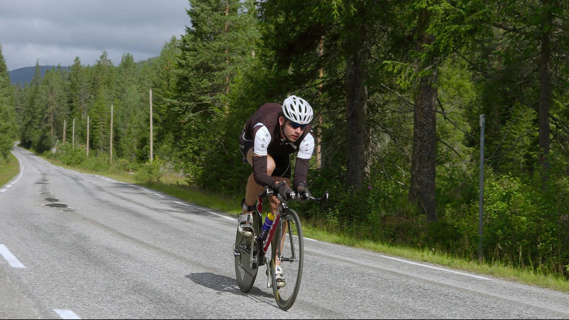李金羽的足球哲学，球员时代钟情范巴斯滕，执教生涯师法瓜帅与安帅