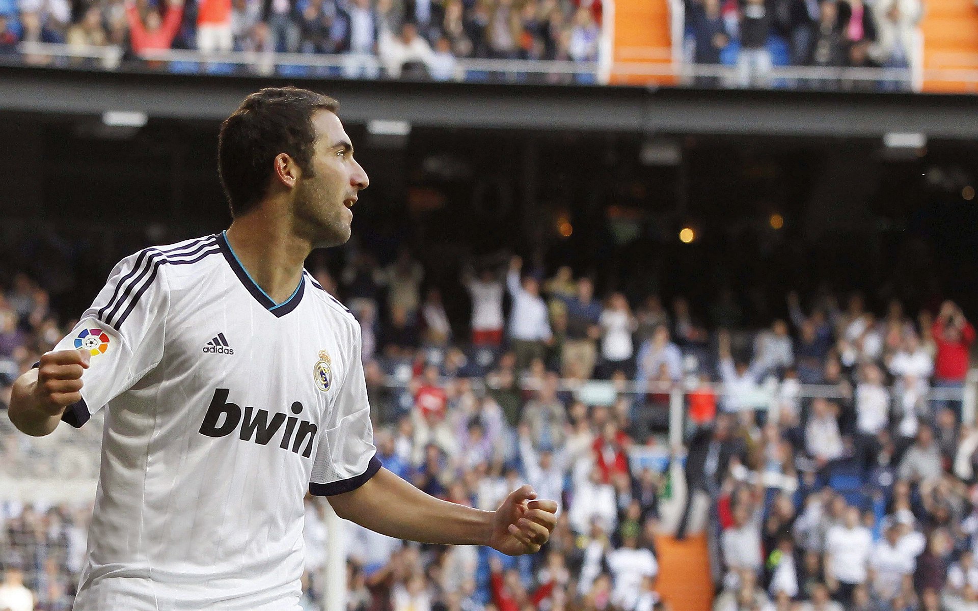 什琴斯尼的雪茄时刻，于喧嚣之外，见证荣耀加冕